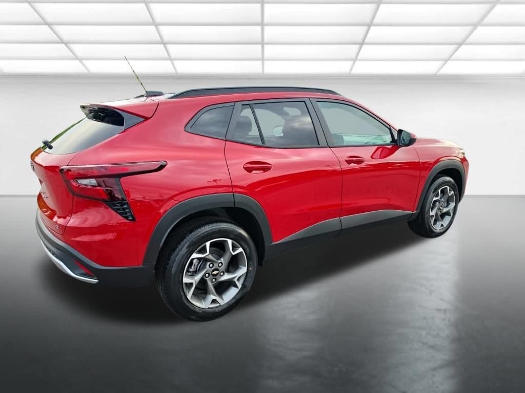 2026 Chevrolet Trax LT - Photo 7