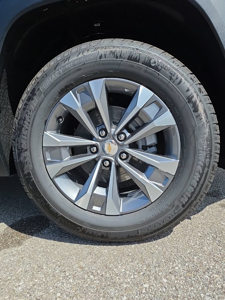 2027 Chevrolet Equinox LT - Photo 7