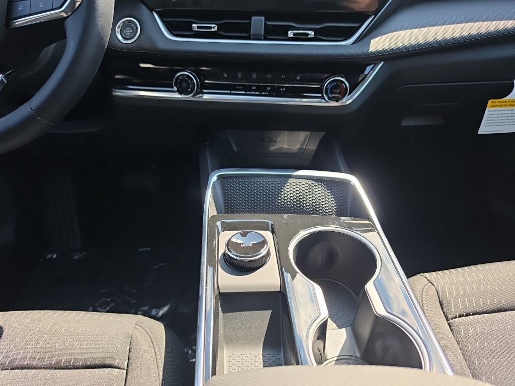 2027 Chevrolet Equinox LT - Photo 10