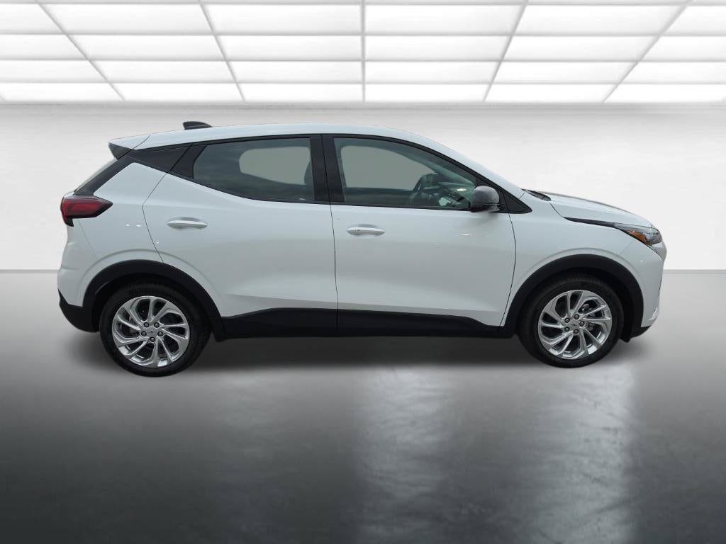 2027 Chevrolet Bolt LT - Photo 8