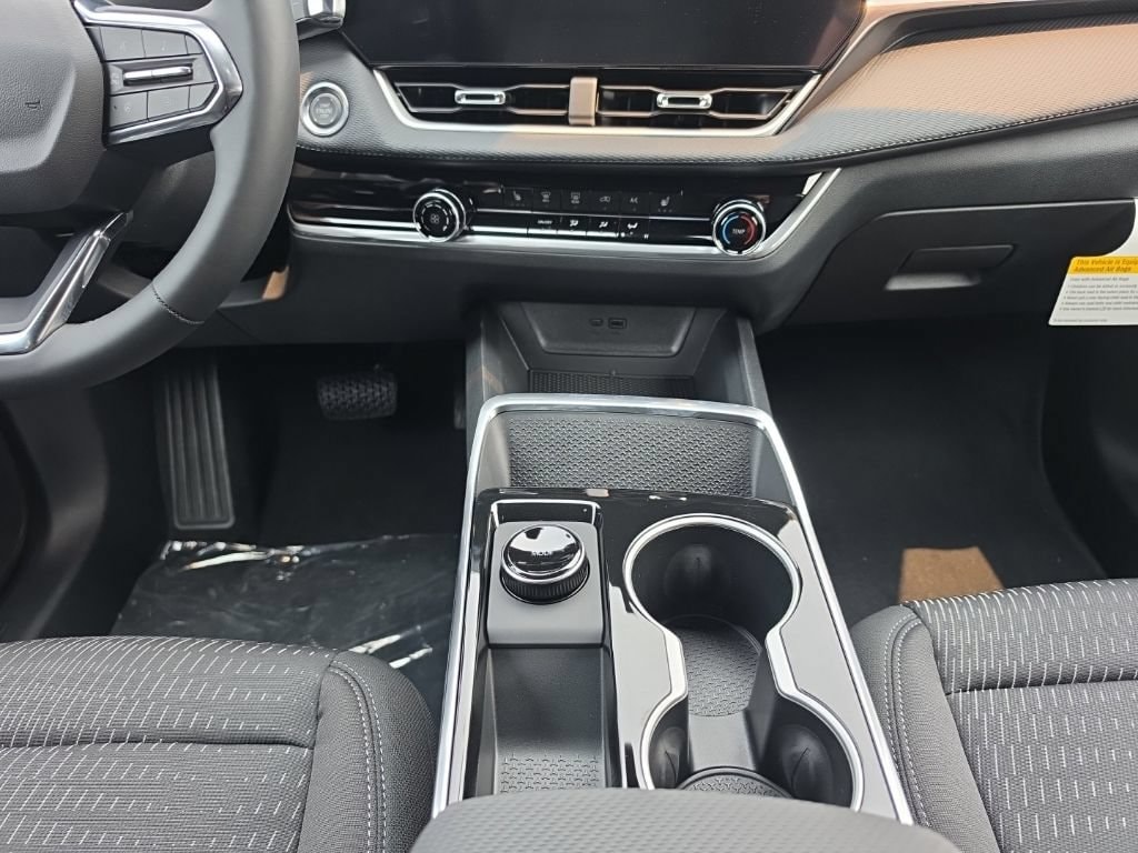 2027 Chevrolet Equinox LT - Photo 10