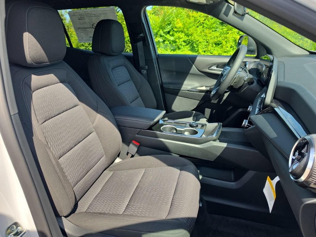 2027 Chevrolet Equinox LT - Photo 16
