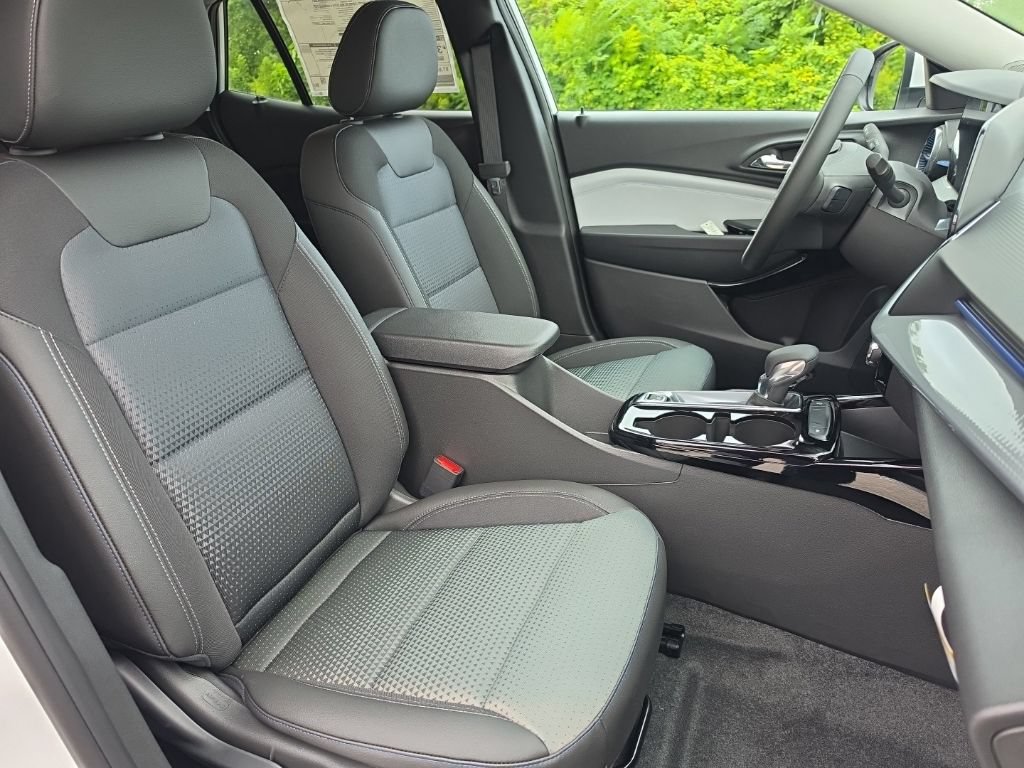 2026 Chevrolet Trax LT - Photo 16