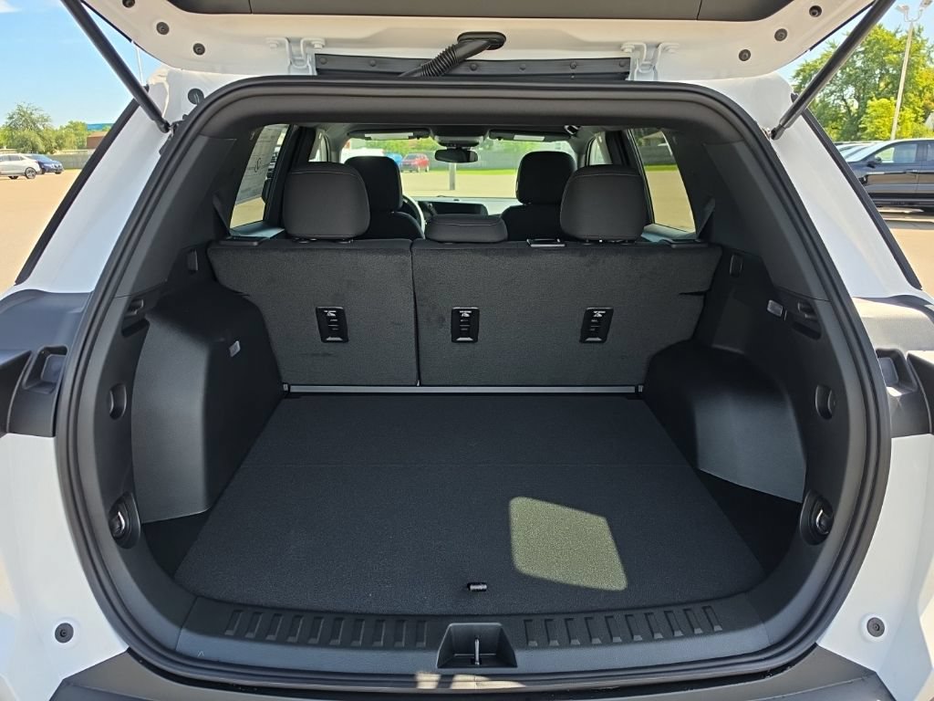 2027 Chevrolet Equinox LT - Photo 19