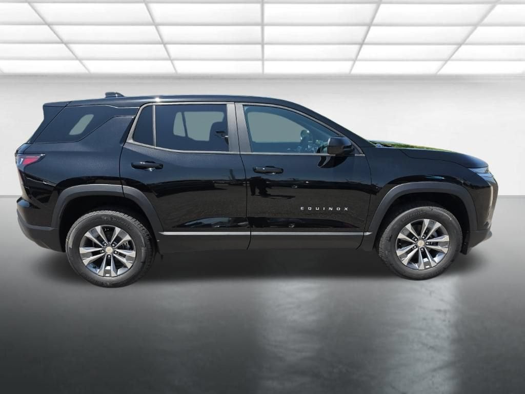 2027 Chevrolet Equinox LT - Photo 6