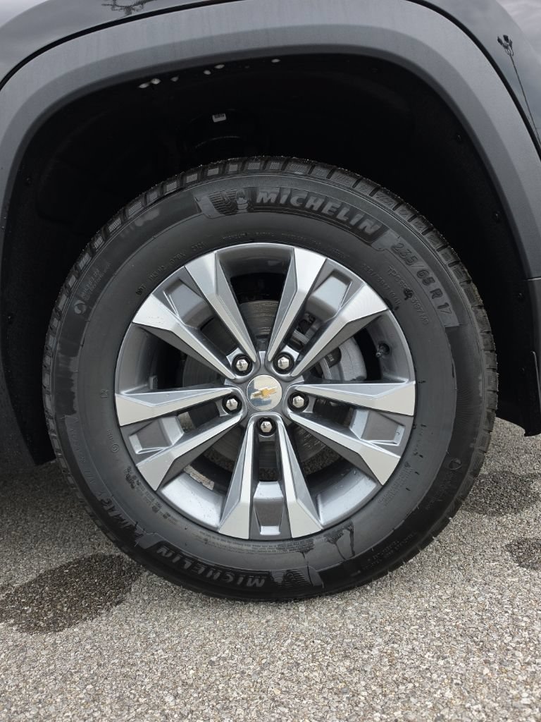 2027 Chevrolet Equinox LT - Photo 7