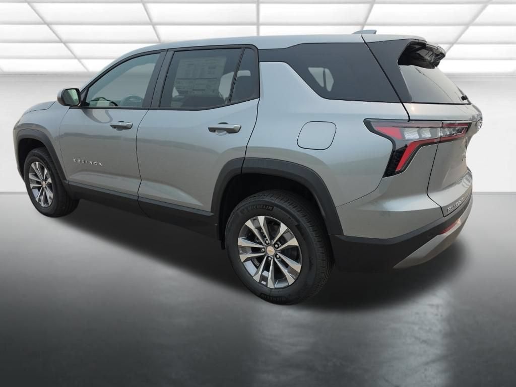2027 Chevrolet Equinox LT - Photo 4