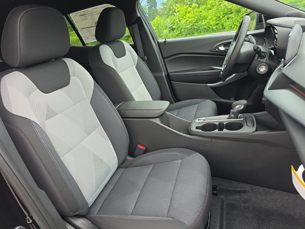 2026 Chevrolet Trax RS - Photo 14