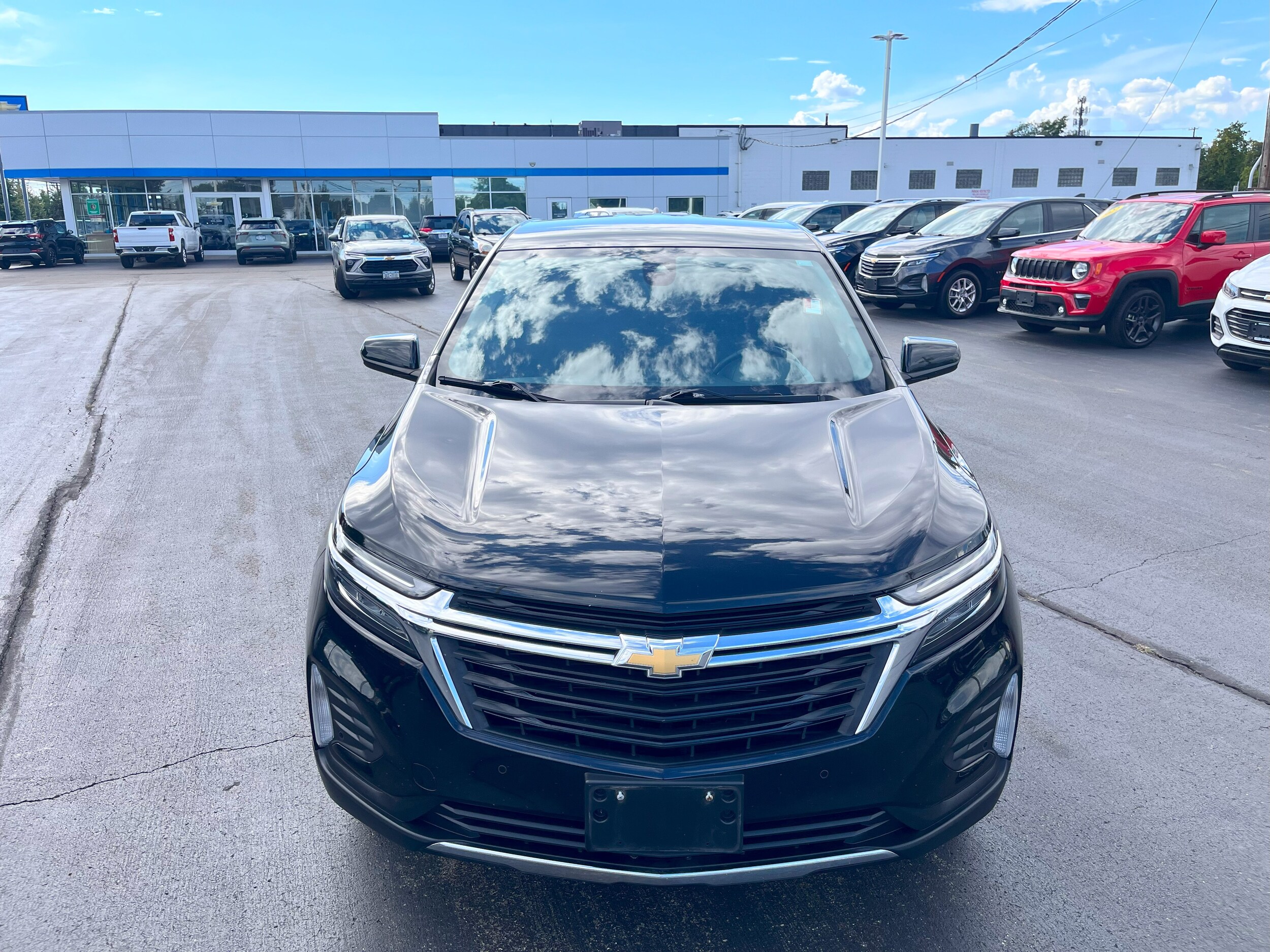 2022 Chevrolet Equinox LT photo 3