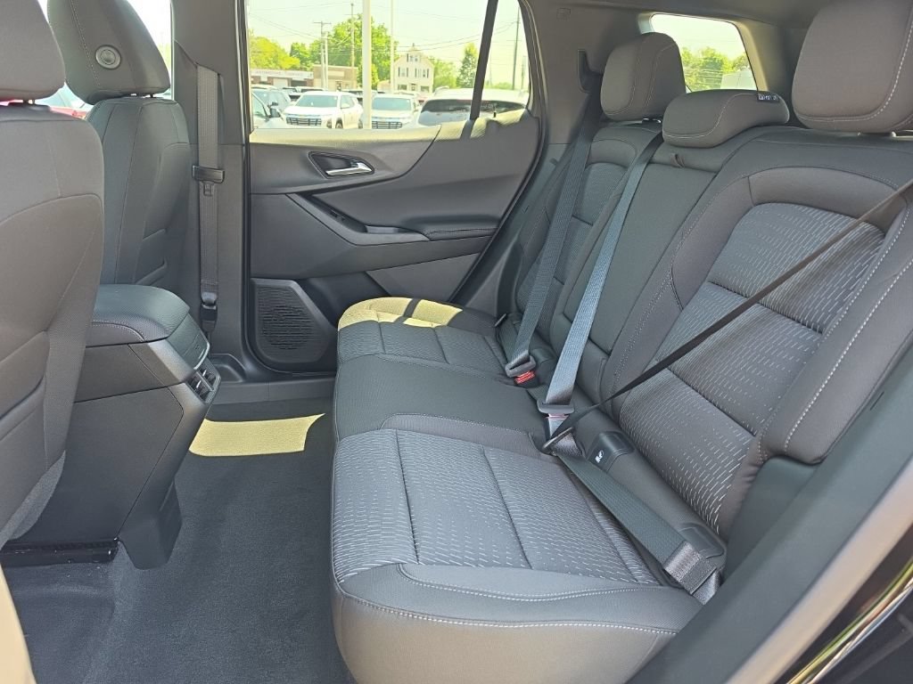 2027 Chevrolet Equinox LT - Photo 14