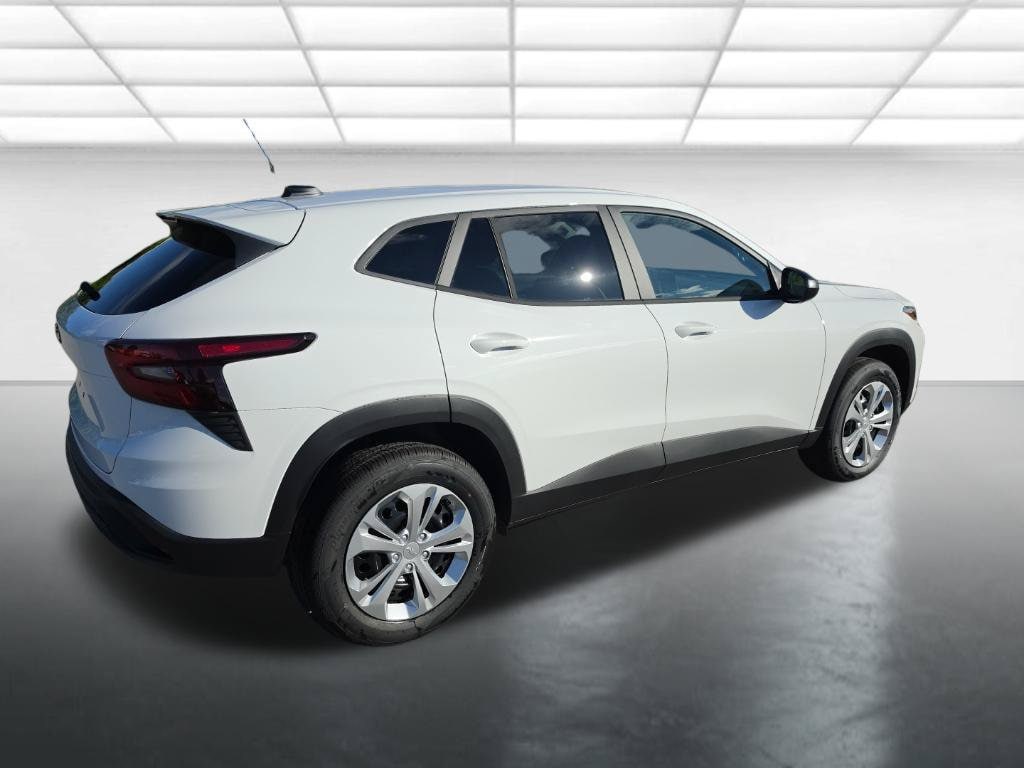 2026 Chevrolet Trax LS - Photo 7