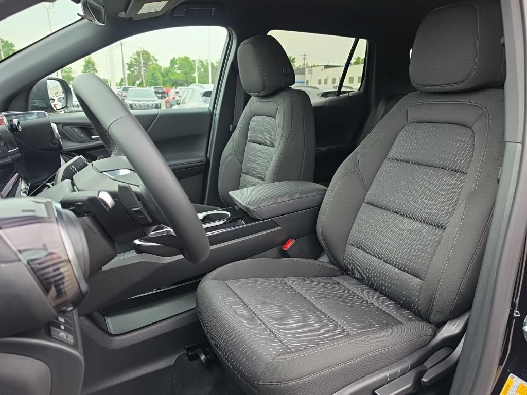 2027 Chevrolet Equinox LT - Photo 11