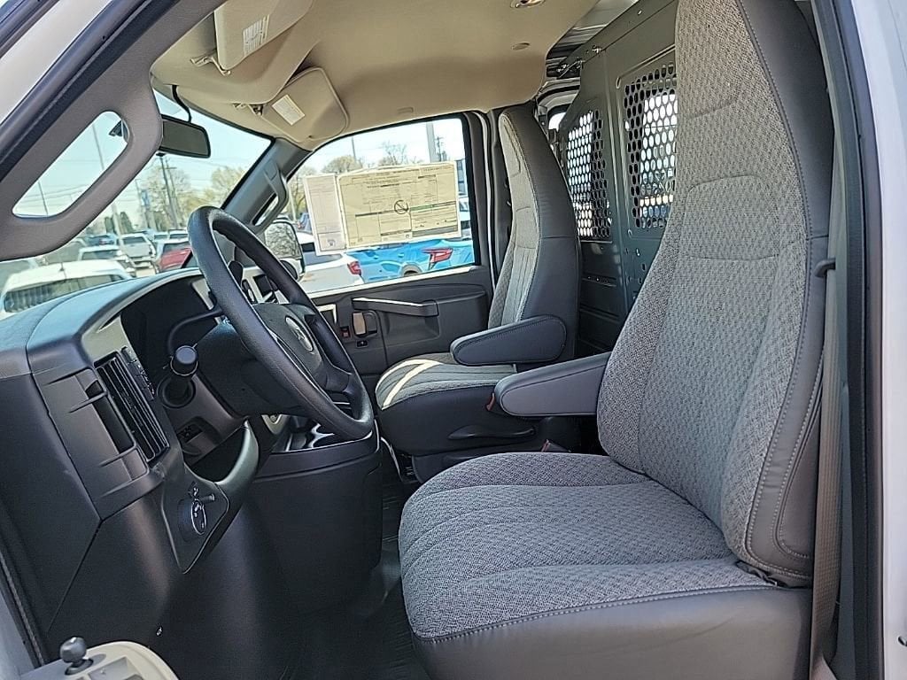 2026 Chevrolet Express Cargo Work Van - Photo 10