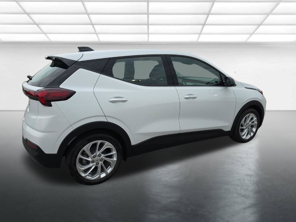 2027 Chevrolet Bolt LT - Photo 7