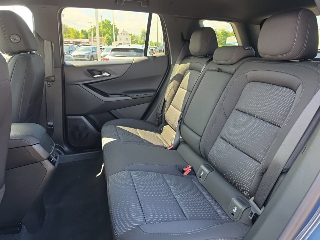 2027 Chevrolet Equinox LT - Photo 14