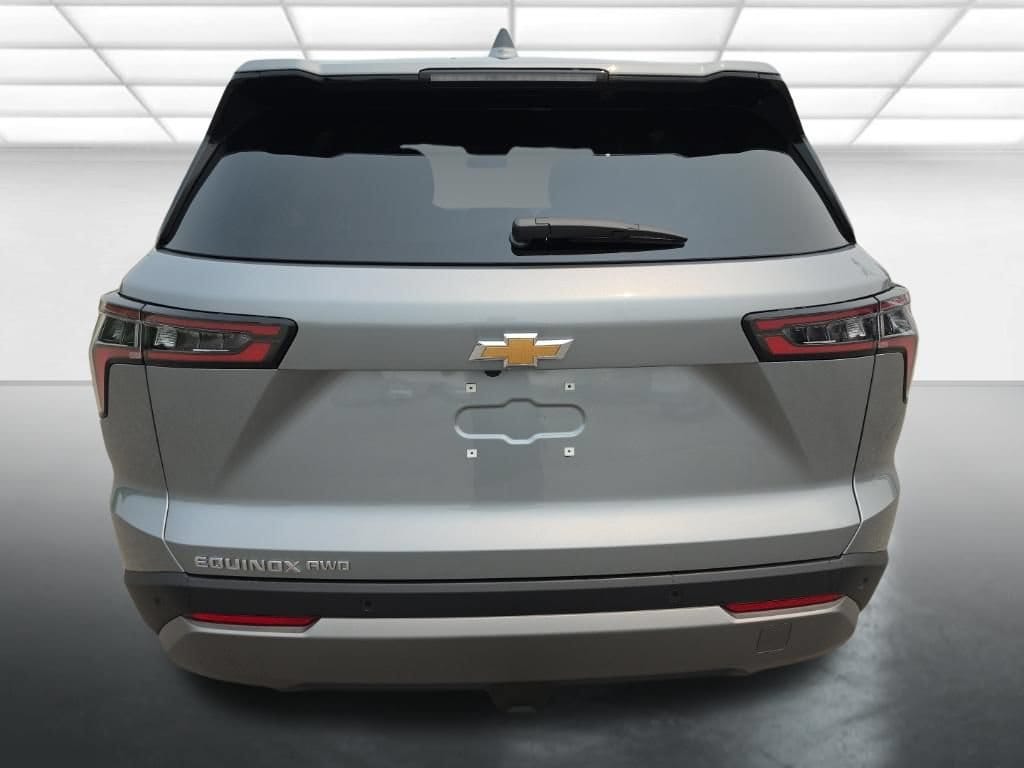 2027 Chevrolet Equinox LT - Photo 5