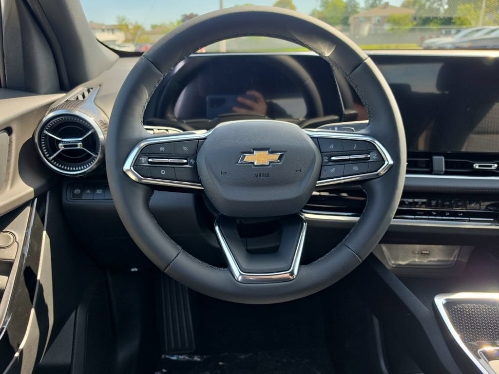2027 Chevrolet Equinox LT - Photo 11