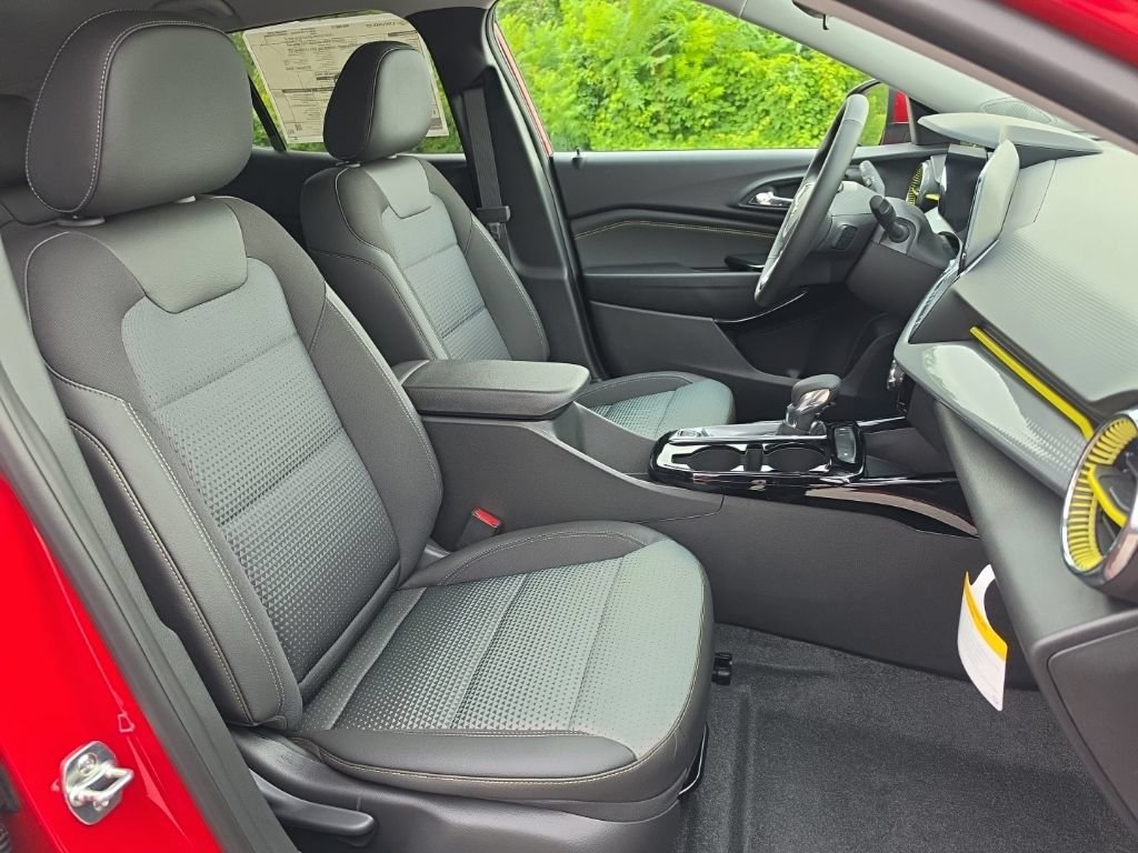 2026 Chevrolet Trax LT - Photo 16