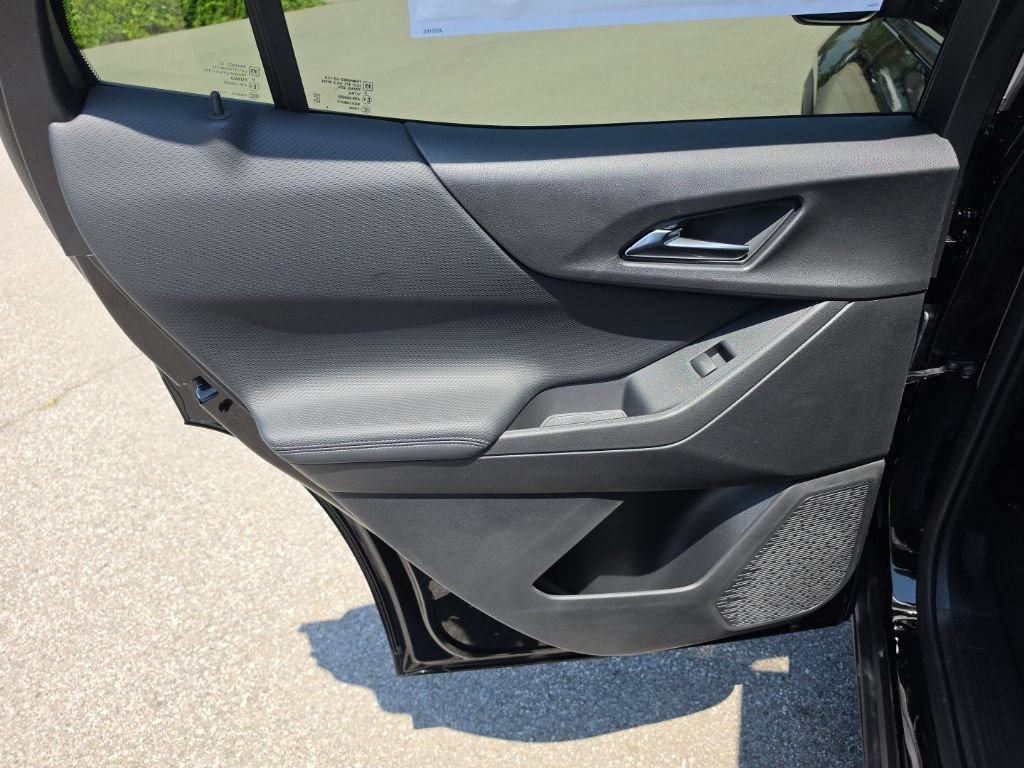 2027 Chevrolet Equinox LT - Photo 16
