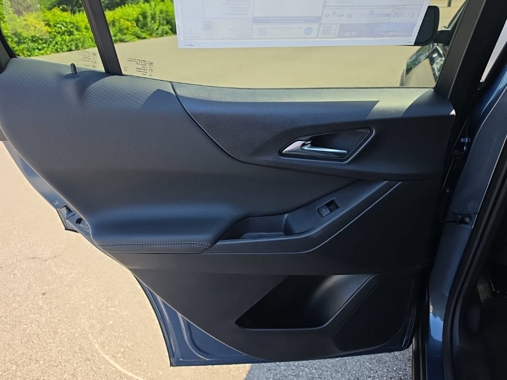 2027 Chevrolet Equinox LT - Photo 17