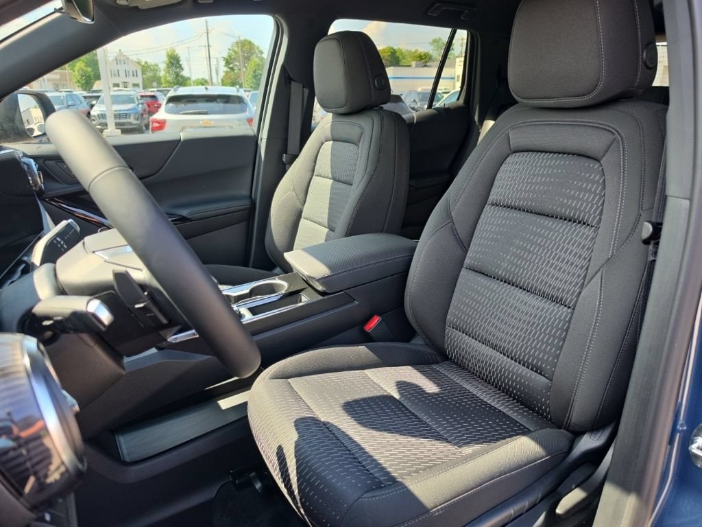 2027 Chevrolet Equinox LT - Photo 11