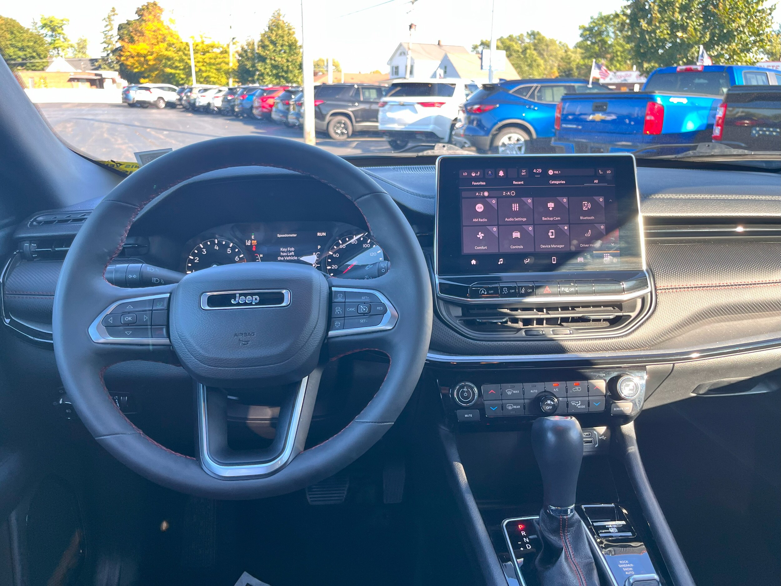 2024 Jeep Compass Trailhawk photo 2