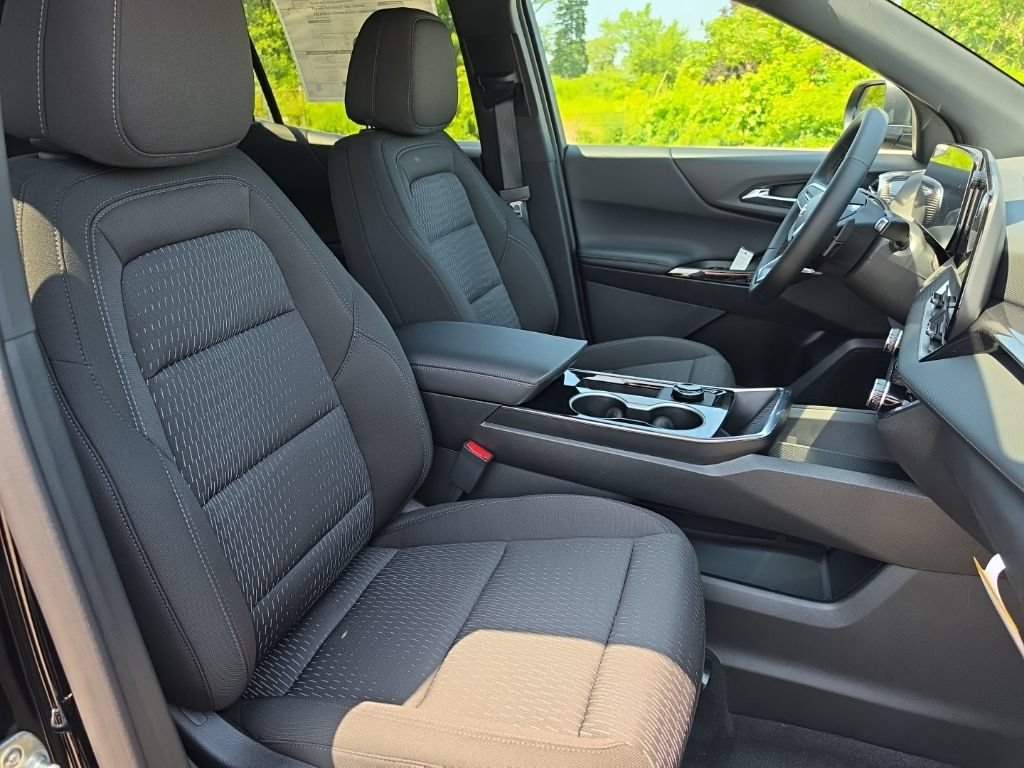 2027 Chevrolet Equinox LT - Photo 12