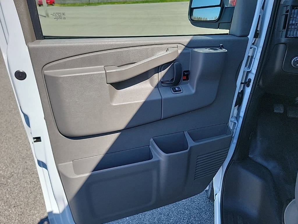 2026 Chevrolet Express Cargo Work Van - Photo 11