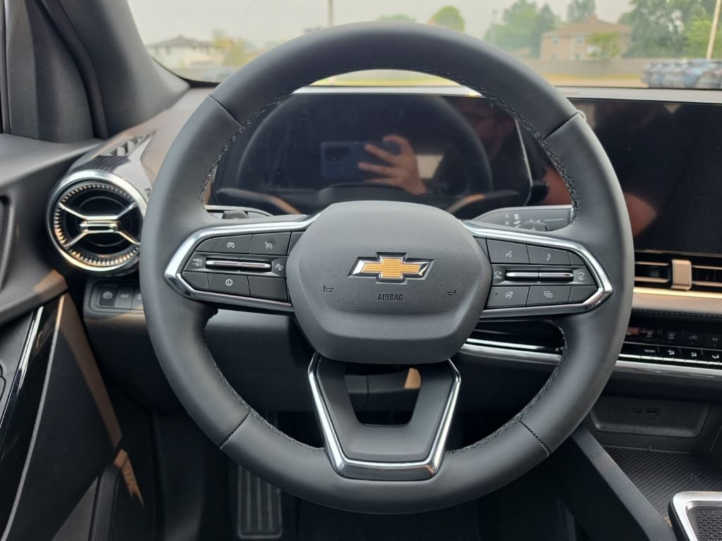2027 Chevrolet Equinox LT - Photo 9