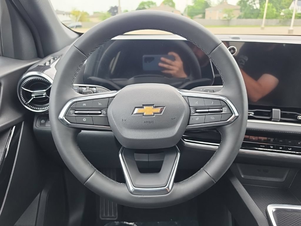 2027 Chevrolet Equinox LT - Photo 9
