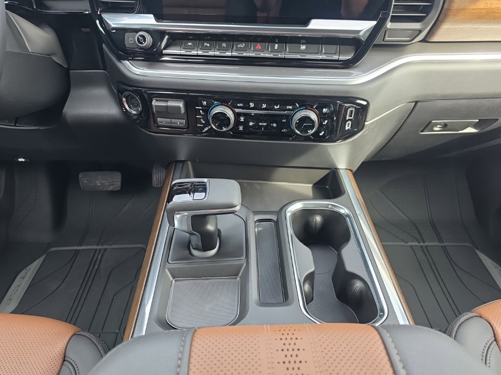 2026 Chevrolet Silverado 1500 High Country - Photo 14