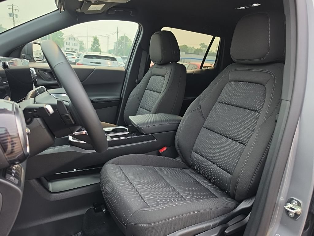 2027 Chevrolet Equinox LT - Photo 11