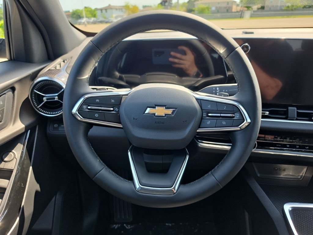 2027 Chevrolet Equinox LT - Photo 9