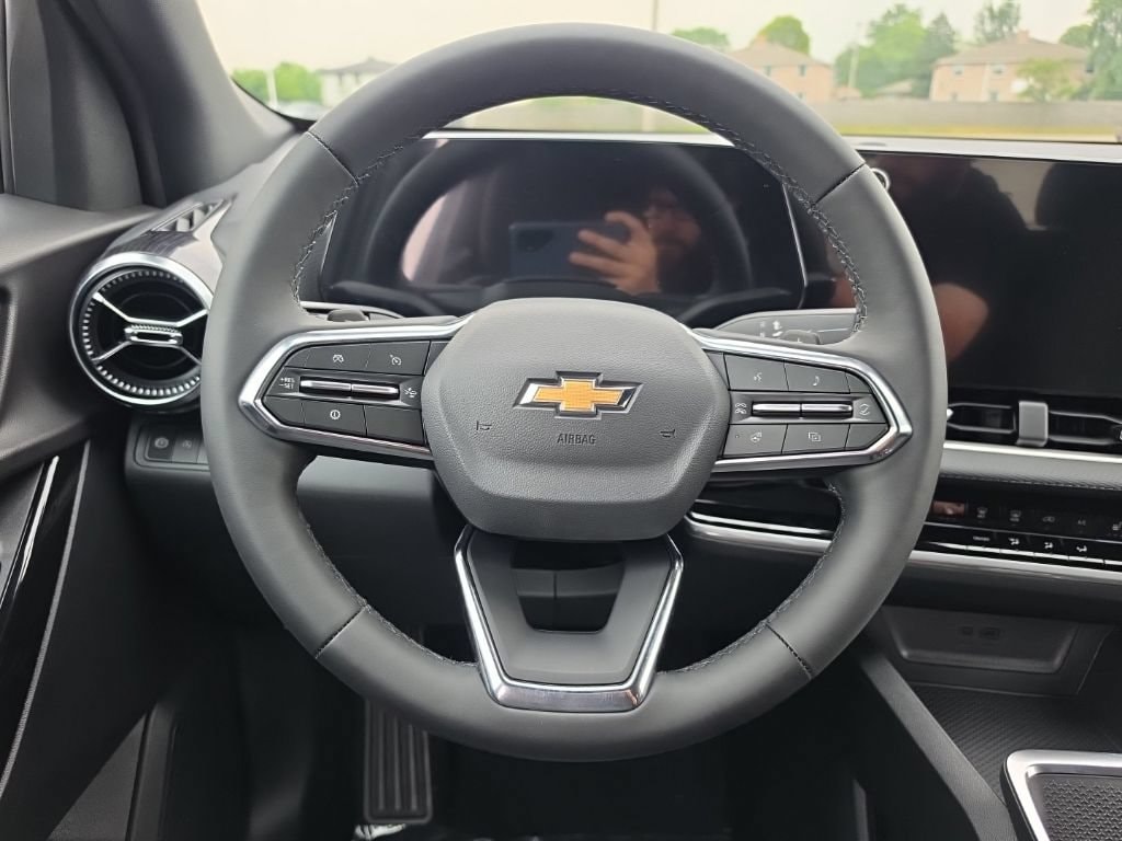 2027 Chevrolet Equinox LT - Photo 9