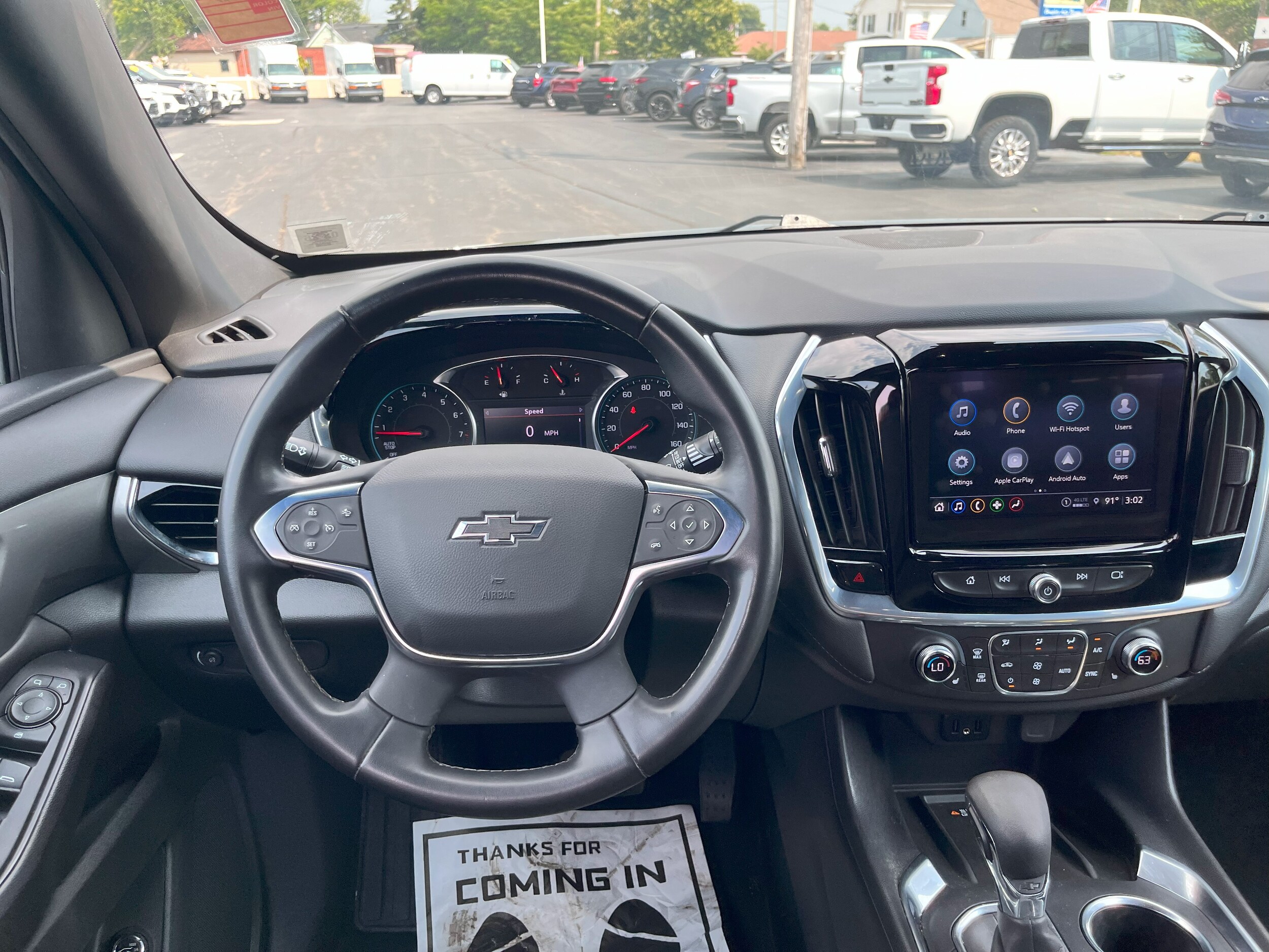 2023 Chevrolet Traverse Cloth photo 2