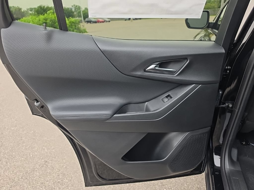 2027 Chevrolet Equinox LT - Photo 17