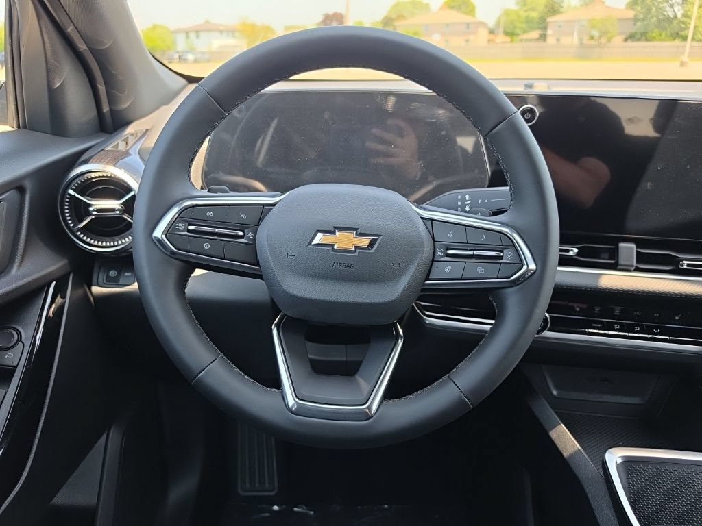 2027 Chevrolet Equinox LT - Photo 9
