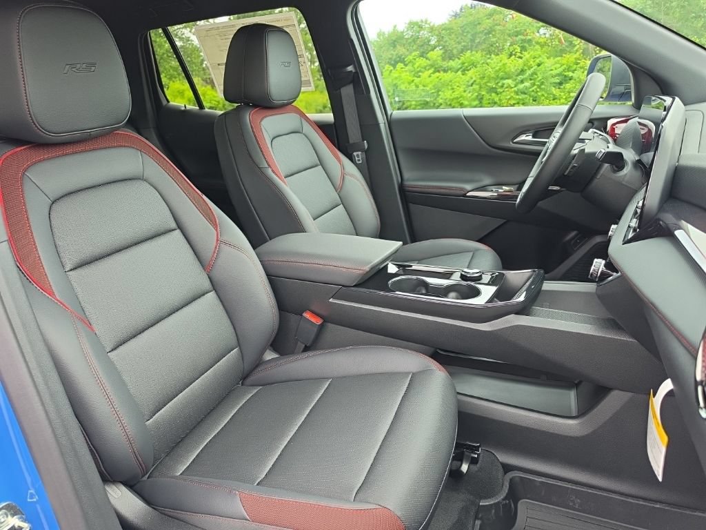 2027 Chevrolet Equinox RS - Photo 12