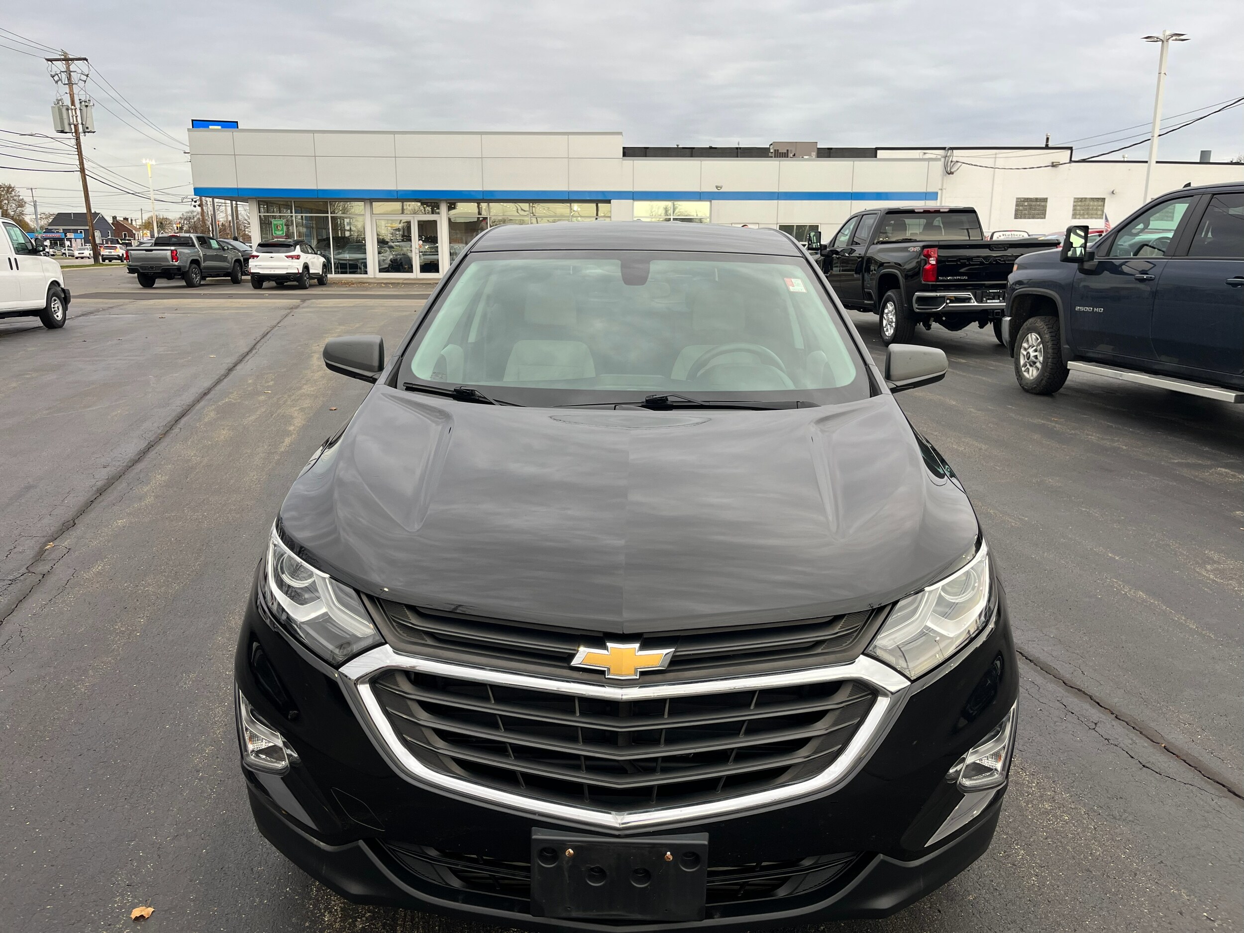 2019 Chevrolet Equinox LS photo 2