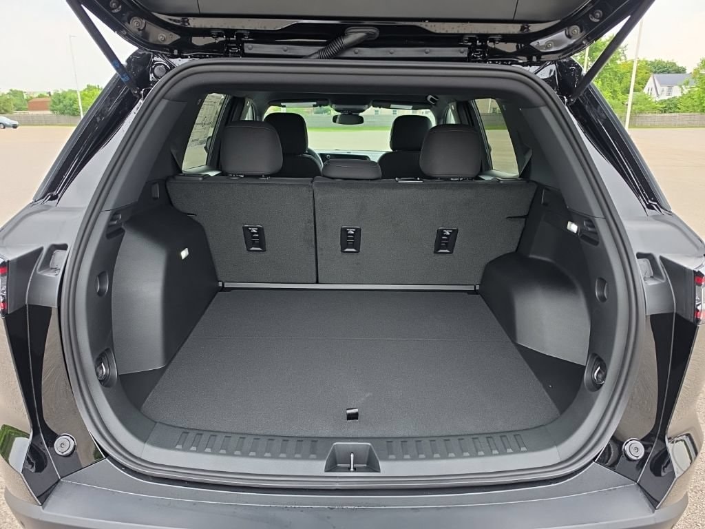 2027 Chevrolet Equinox LT - Photo 15