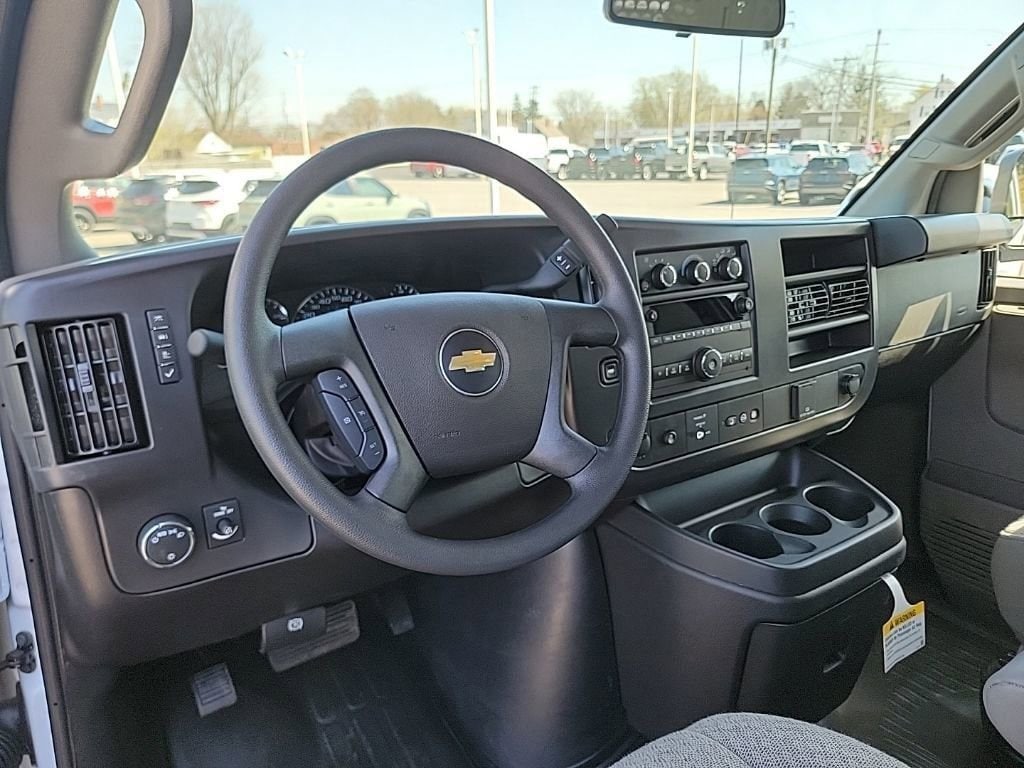 2026 Chevrolet Express Cargo Work Van - Photo 7