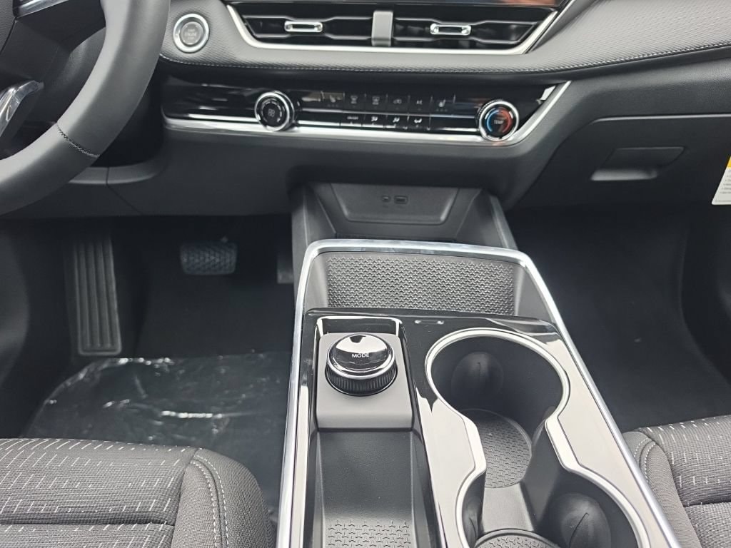 2027 Chevrolet Equinox LT - Photo 10