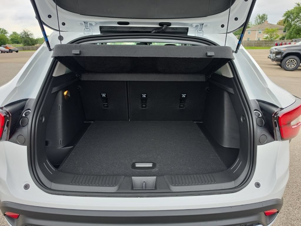 2026 Chevrolet Trax LT - Photo 19