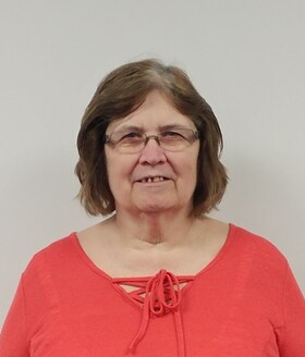 Staff member NOREEN HOLOVICS from 8431f96a56a7