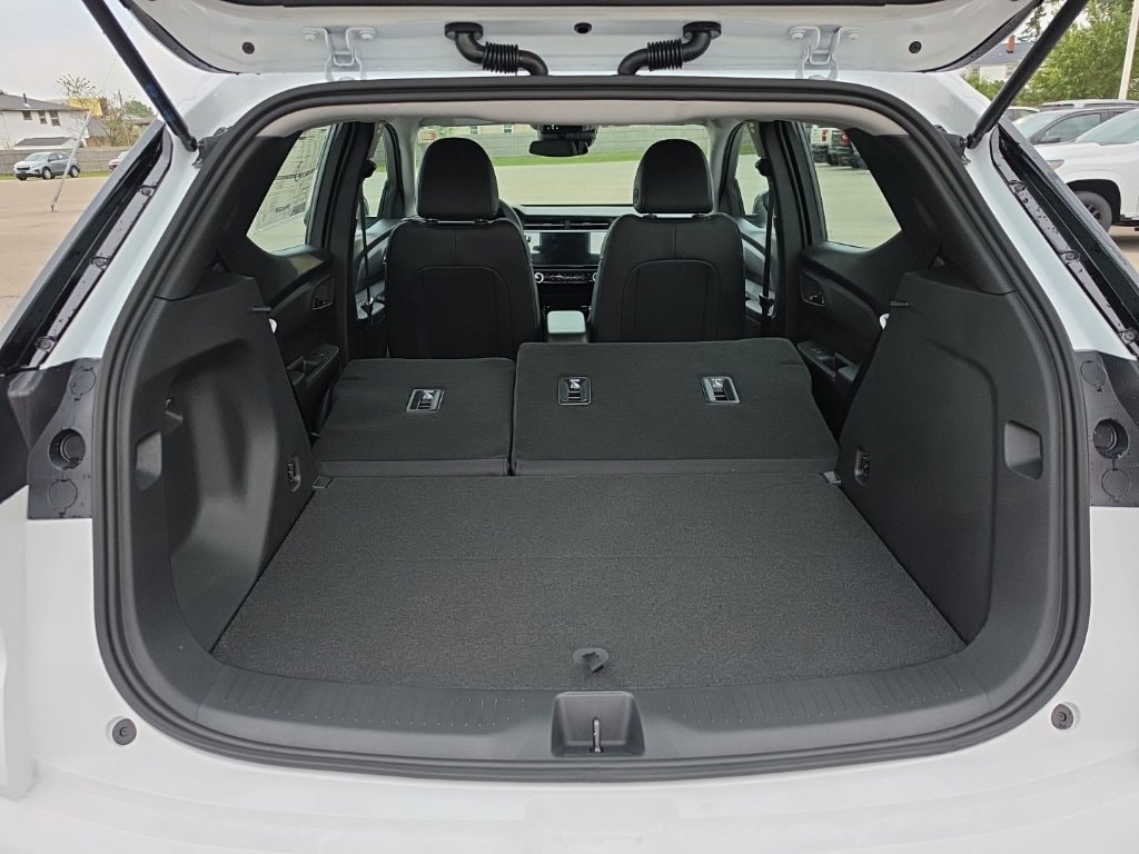 2027 Chevrolet Bolt LT - Photo 21