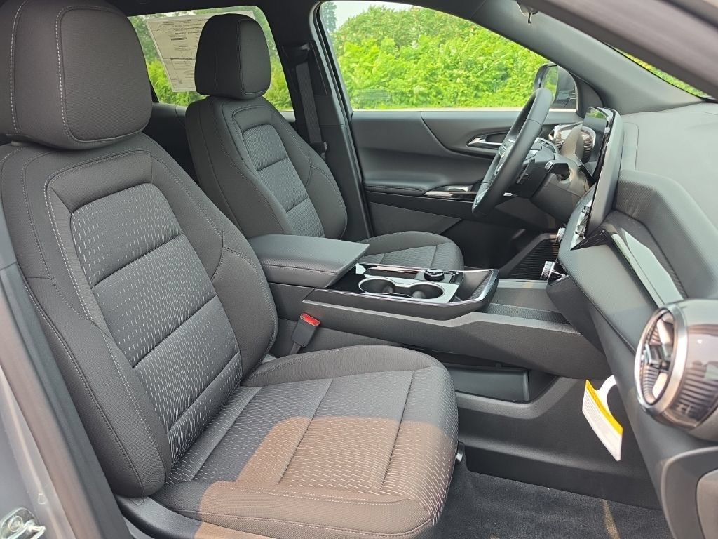 2027 Chevrolet Equinox LT - Photo 12