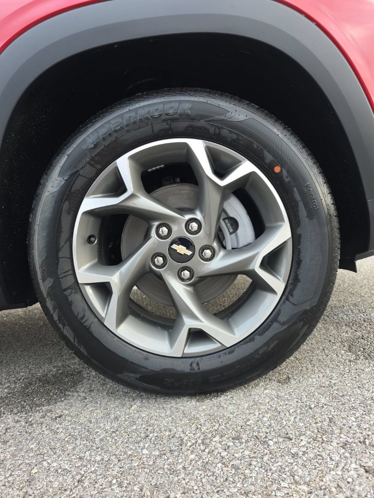 2026 Chevrolet Trax LT - Photo 9