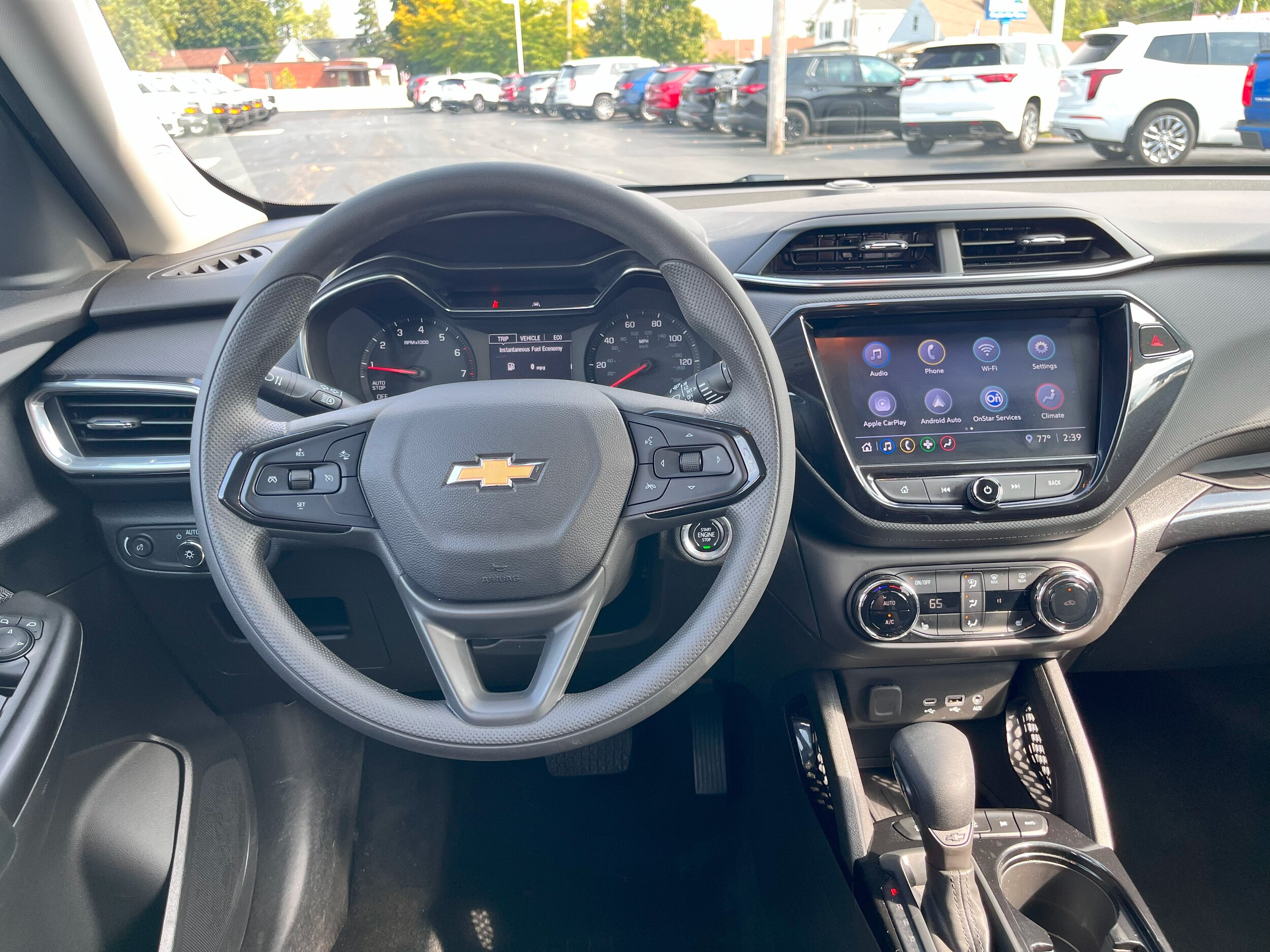 2023 Chevrolet Trailblazer LT photo 2