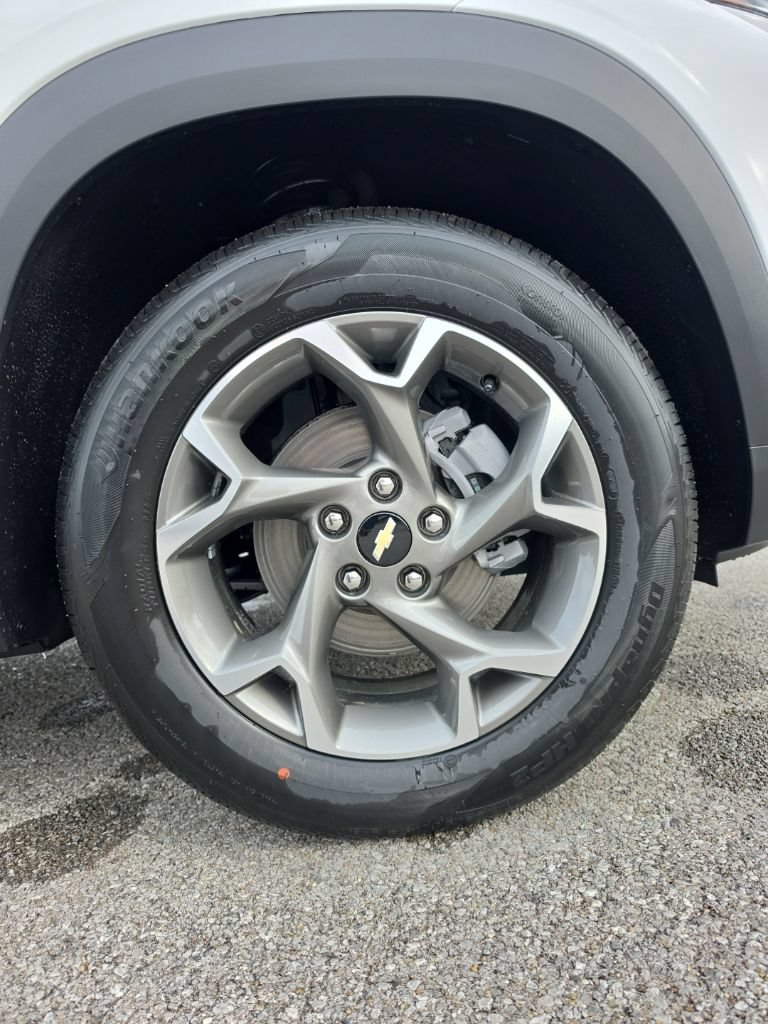 2026 Chevrolet Trax LT - Photo 9