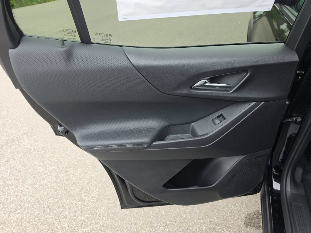 2027 Chevrolet Equinox LT - Photo 17
